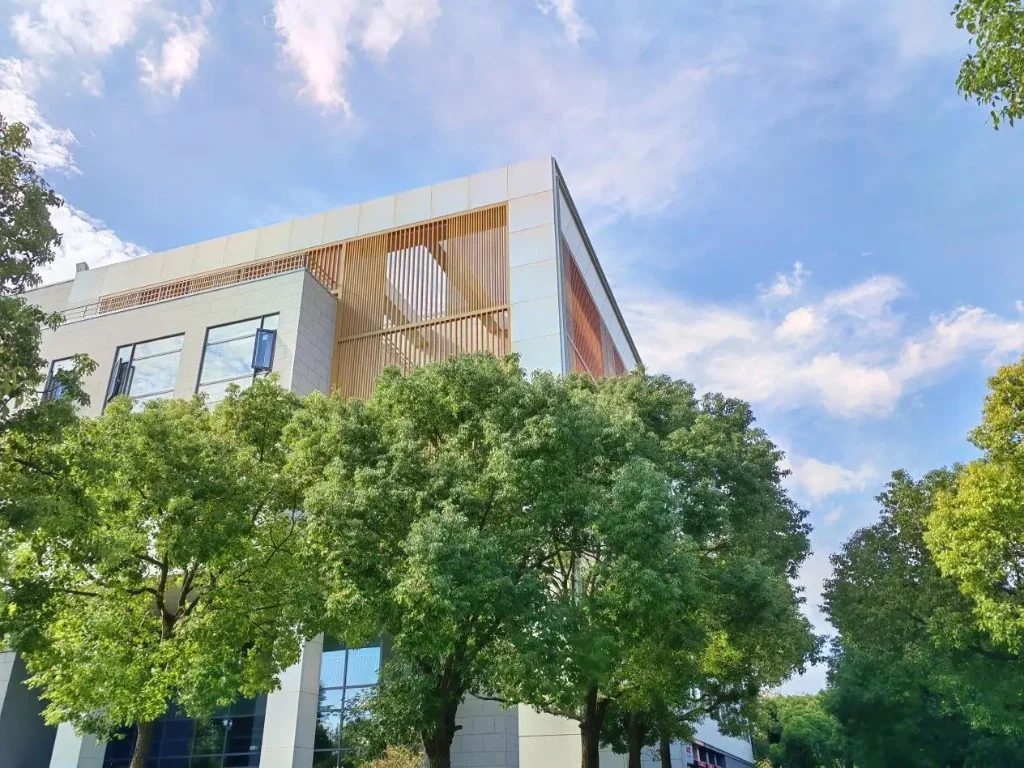 中国东方航空-员工住宿一体化运营协同案例封面